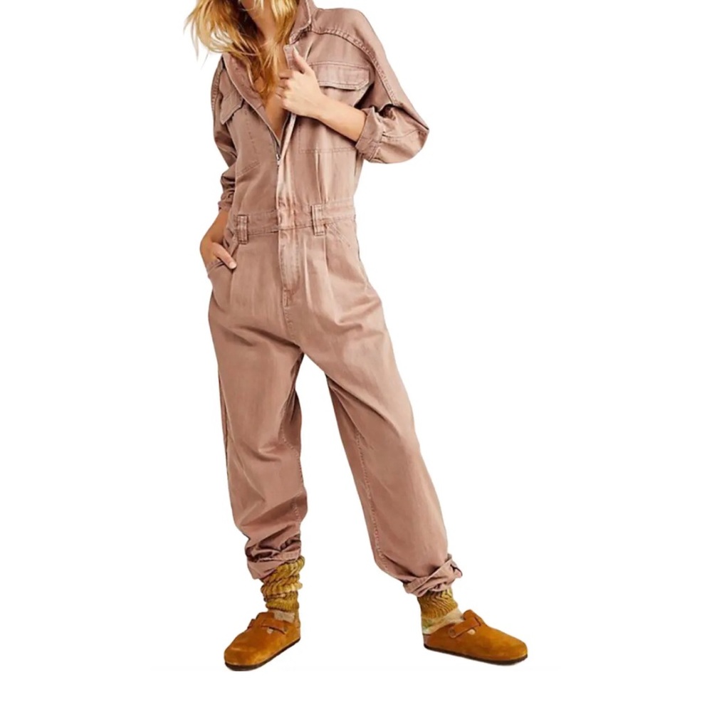 We the free by Free People medium, denim jumpsuit,easy zipper up, pockets